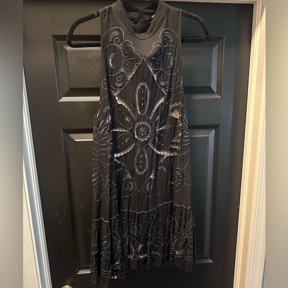Beautiful flower cut out open back free people dress